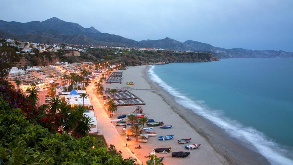 Apartamento La Casa Del Abuelo Nerja Exterior foto